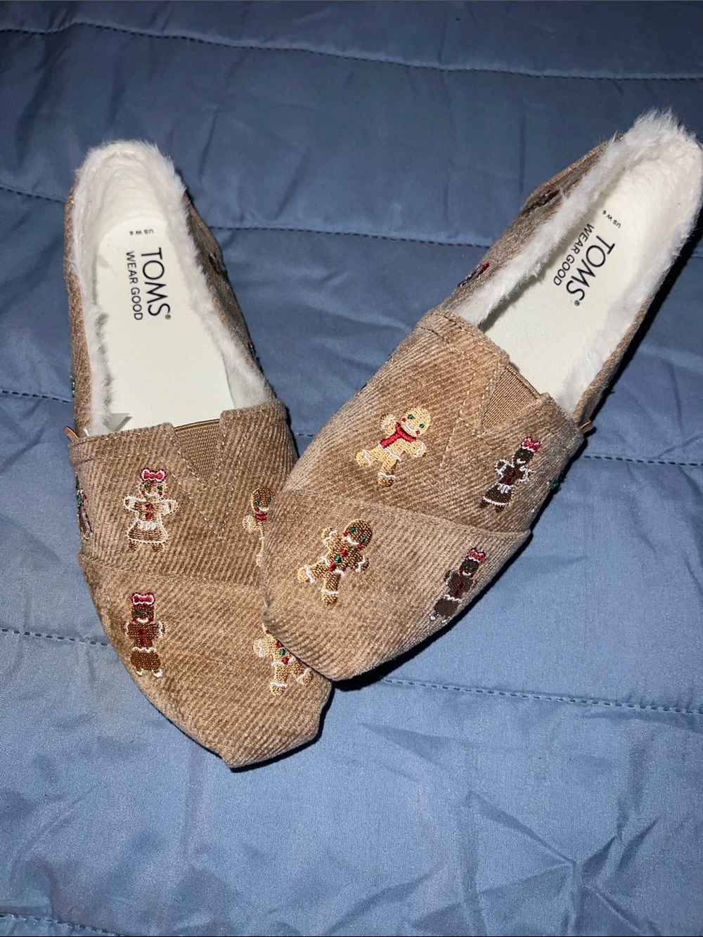 TOMS Tan Corduroy Gingerbread Embroidered Slip-Ons size Women’s 6